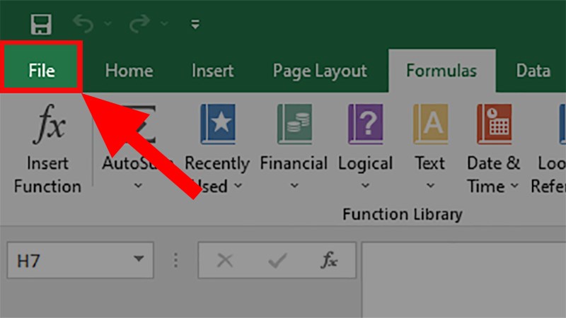 Mở file Excel > Chọn thẻ File trên thanh công cụ